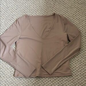 Old Navy V-Neck Long Sleeve Top in Taupe